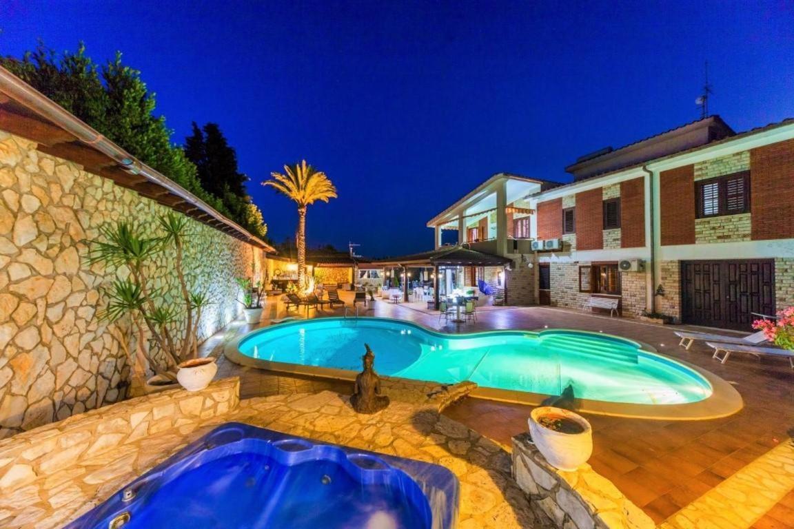 Villa Aversa 卡斯泰拉马莱 外观 照片